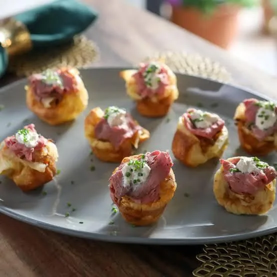 (XIV.)Tartlete cu carne de vita si sos de piper.Pret:4,50 RON/buc