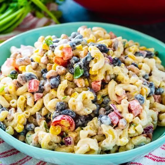 (XIX.)Texas pasta salad (vegetarian) Pret:5,99 RON/100 g.
