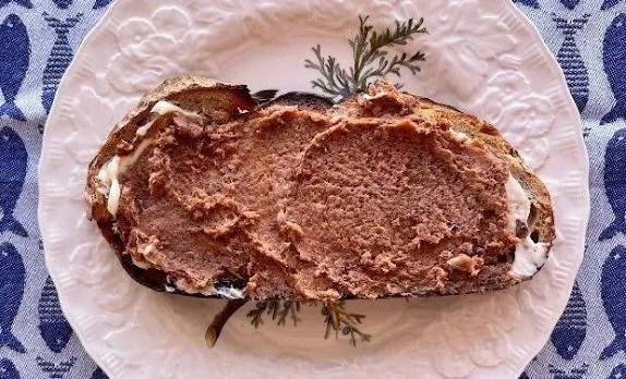 (XXVII.) Pate Ton. Pret: 5,99 RON/100 g.